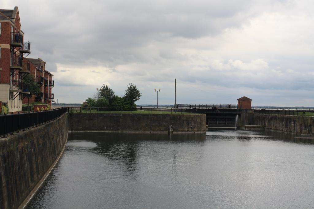 Hartley Bridge Victoria Dock Kingston upon Hull Exterior foto